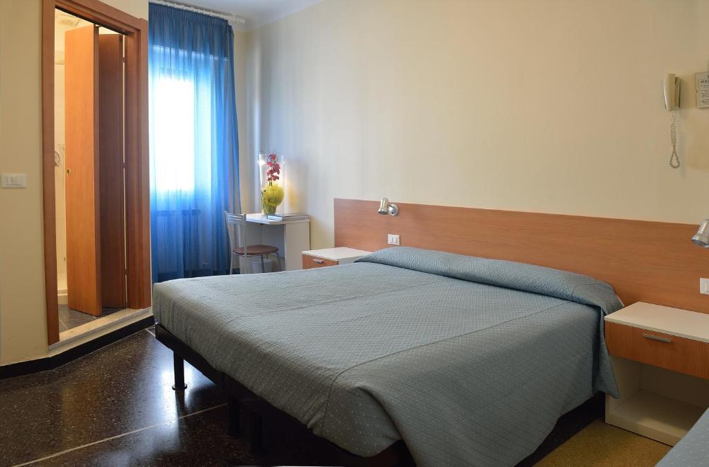 Hotel Guya Varraze Zimmer foto